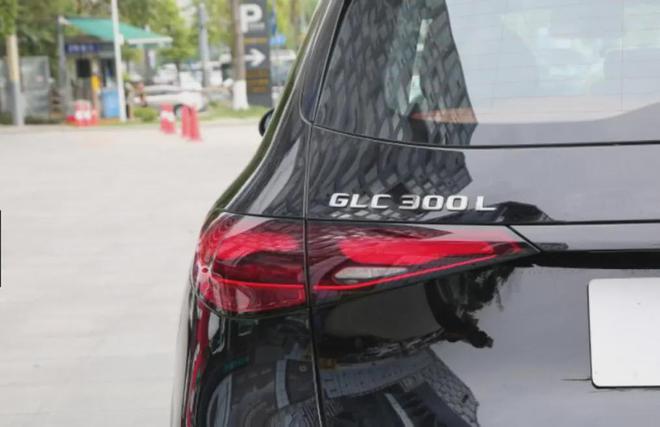 奔驰终于认怂一口气狂降40万一路跌至22万(图4)