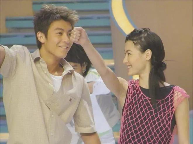 张柏芝当年为何自愿配合陈冠希拍照?含泪说出实情真相令人感慨(图2)