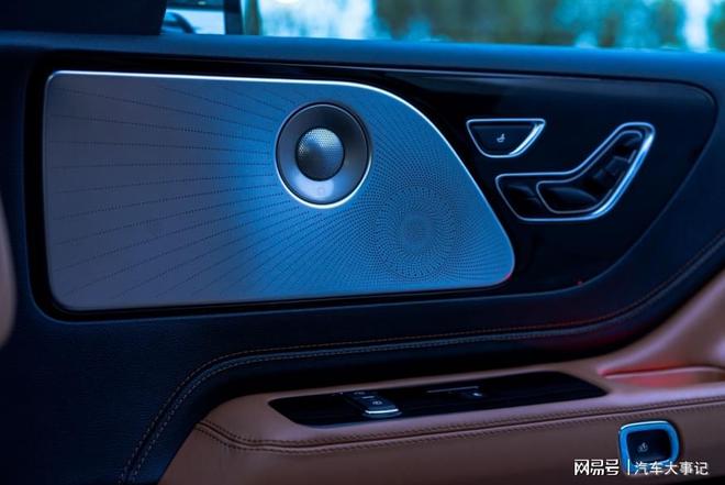 陆上专机！售5098万元起全新林肯飞行家于成都车展上市(图5)