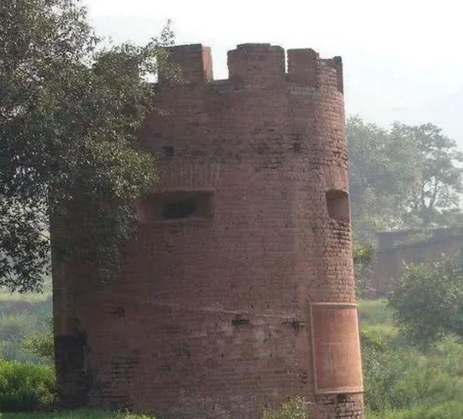 山东一家5代人住日军炮楼58年因墙体太厚耗费十几年才通暖气(图4)