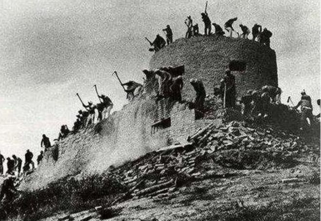 山东一家5代人住日军炮楼58年因墙体太厚耗费十几年才通暖气