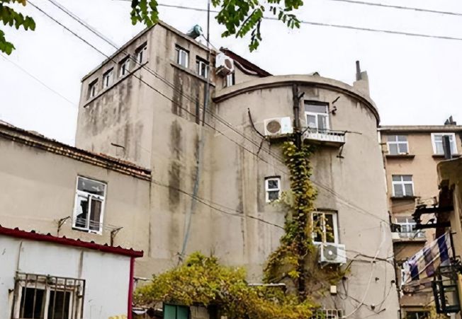 山东一家5代人住日军炮楼58年因墙体太厚耗费十几年才通暖气(图7)