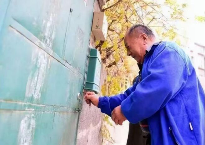 山东一家5代人住日军炮楼58年因墙体太厚耗费十几年才通暖气(图6)