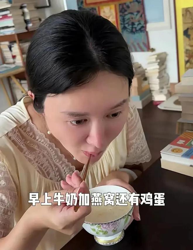 看到杜星霖、田朴珺豪宅才懂她们为何嫁大30岁老公毫无怨言(图2)