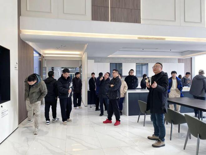《酒店空间创新论坛·暨酒店装配式整装案例深度探厂》——众多业大佬齐聚艾格木干货满满(图2)