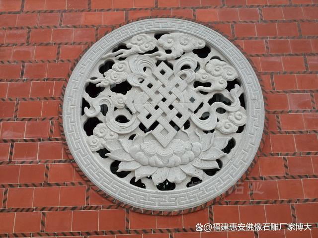 石雕窗花墙与石雕壁画的搭配：艺术之美相得益彰