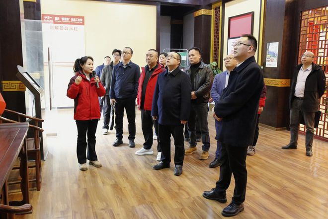 上海合作组织国家多功能经贸平台赴重庆綦江区考察调研(图2)