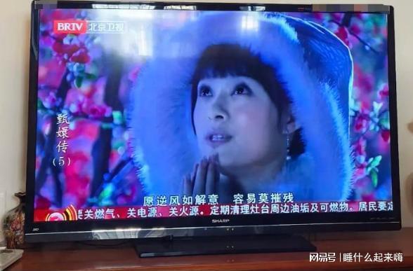 拔出萝卜带出泥！“余莺儿”风波升级暴露了一个“圈子”的悲哀(图2)