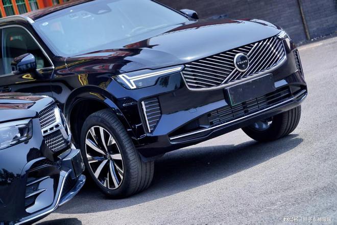 豪华车型决赛圈！沃尔沃全新XC90和奔驰GLE怎么选？(图2)