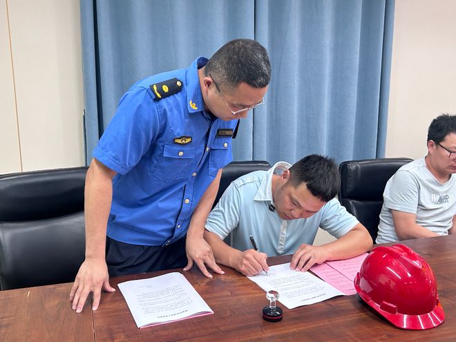 新洲城管开启“静音护考”模式为中高考考生筑牢“隔音墙”(图3)