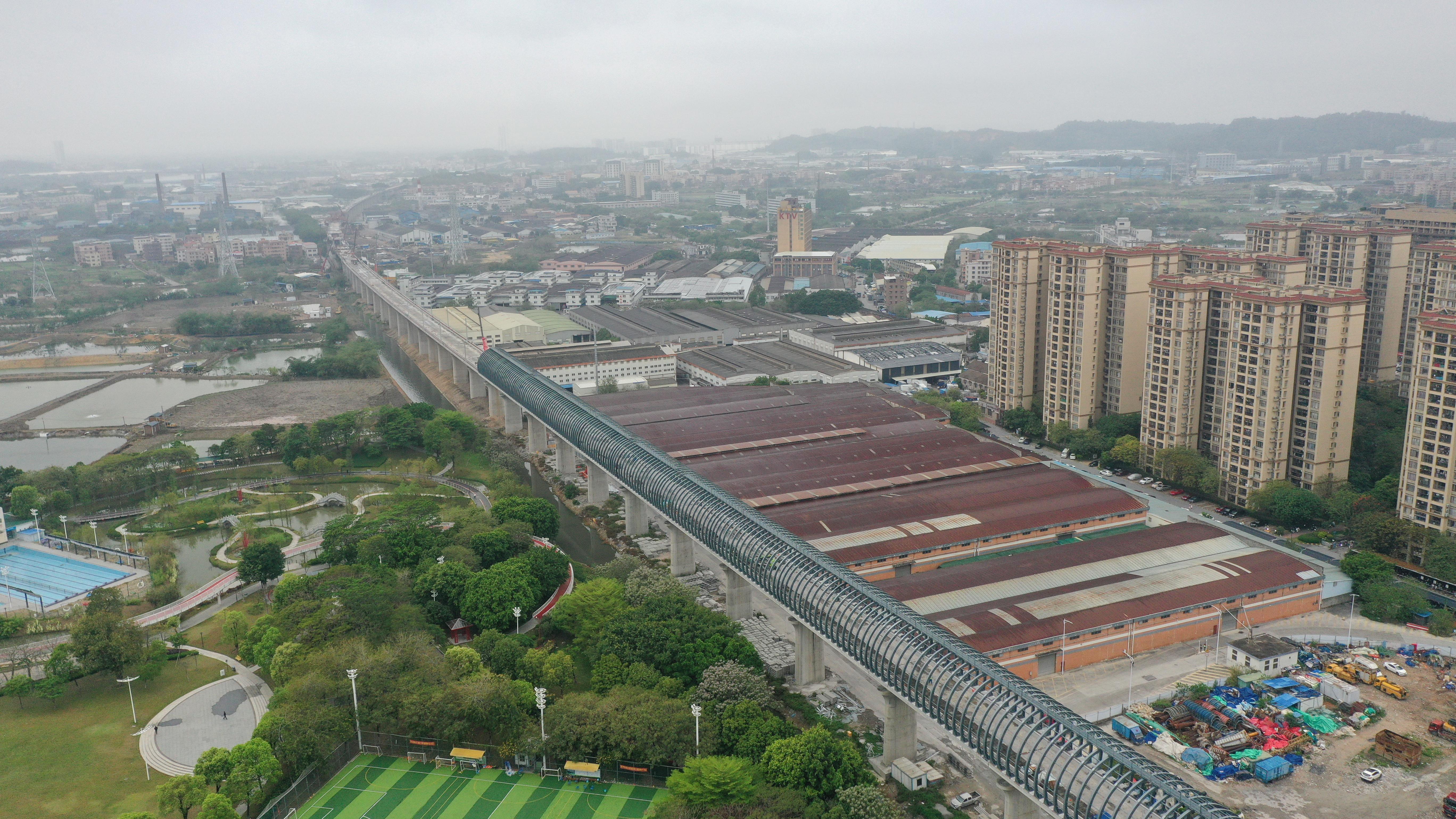 清明假期奋战一线广东省首个高铁全封闭声屏障工程冲刺施工节点(图1)