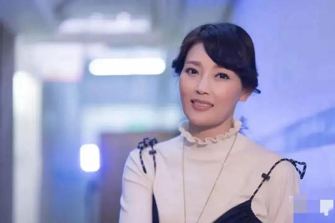 TVB“御用秘书”何芷珊51岁保养得宜不婚不育20年(图3)