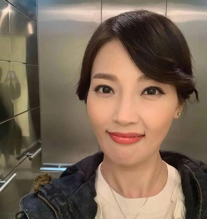 TVB“御用秘书”何芷珊51岁保养得宜不婚不育20年(图6)