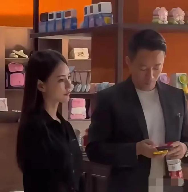 汪小菲婚礼彩排张兰开心送祝福!马筱梅表态：不收礼金只要幸福!(图10)