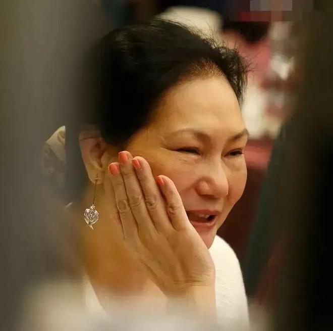 汪小菲婚礼彩排张兰开心送祝福!马筱梅表态：不收礼金只要幸福!(图12)