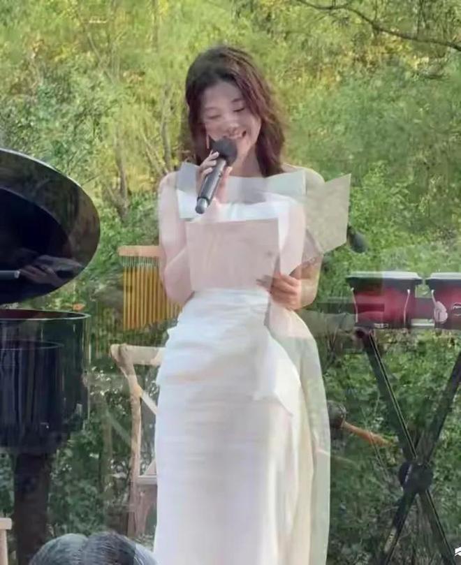 汪小菲婚礼彩排张兰开心送祝福!马筱梅表态：不收礼金只要幸福!(图11)