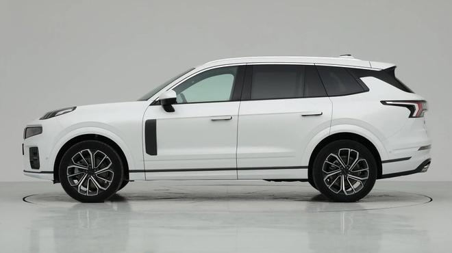 领克09五座版终于来了！限时价2128万、配四驱这回销量要涨？(图10)