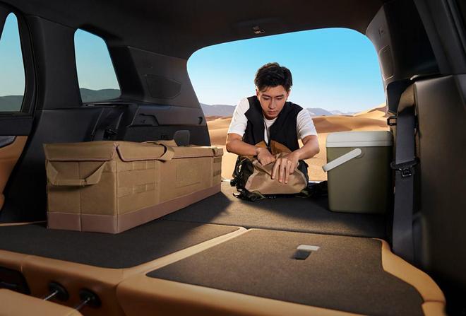 领克09五座版终于来了！限时价2128万、配四驱这回销量要涨？(图16)