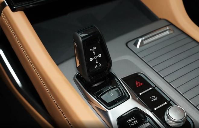 领克09五座版终于来了！限时价2128万、配四驱这回销量要涨？(图19)