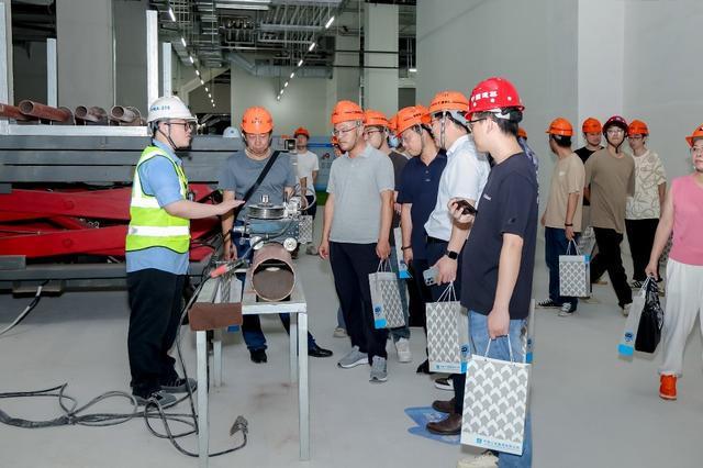 管线不再“藏着掖着”！中建三局杨浦滨江项目让超高层办公“静”且“阔”(图5)