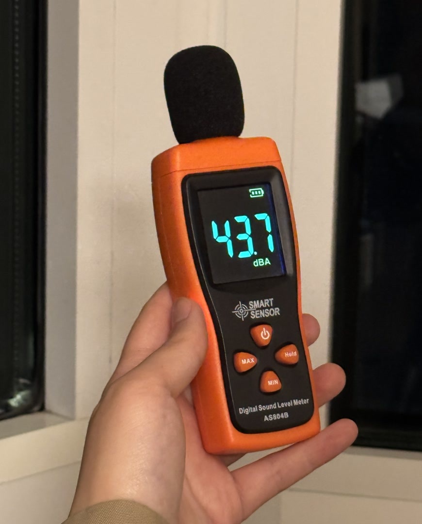 京藏高速20年前没做隔音如今车流昼夜不停吵到周边居民咋办？