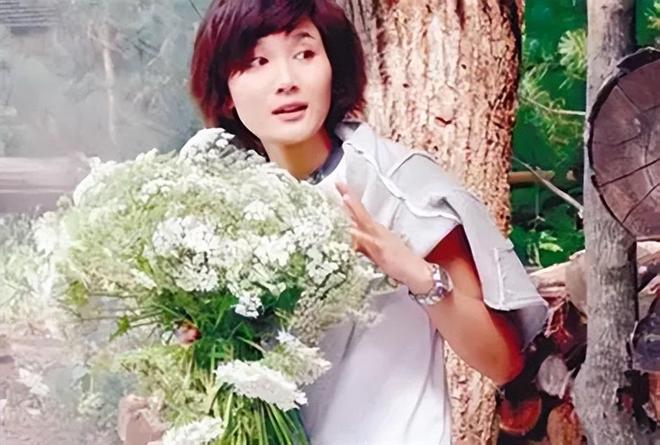 离婚后只字不提前夫侯勇与女儿相依为命如今46岁似冻龄少女(图8)