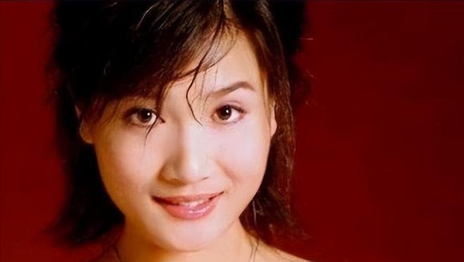 离婚后只字不提前夫侯勇与女儿相依为命如今46岁似冻龄少女(图3)