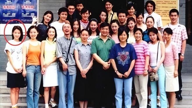 离婚后只字不提前夫侯勇与女儿相依为命如今46岁似冻龄少女(图5)