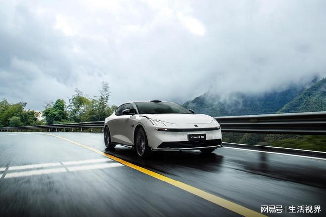 通勤自驾想全hold住？领克10EM-P承包你的日常多元生活