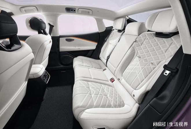 通勤自驾想全hold住？领克10EM-P承包你的日常多元生活(图4)