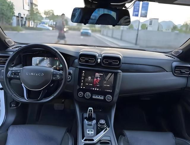 领克03怎么样？2025实测体验+购车避坑指南年轻车主必看(图3)