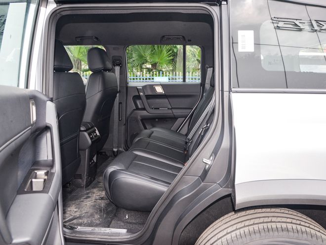 天门山爬坡失败让它反向“火”出圈奇瑞风云X3L究竟什么来头？(图4)