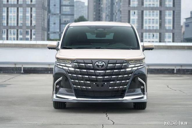 26款丰田埃尔法四座版全新升级尊享奢雅保税区优惠活动中