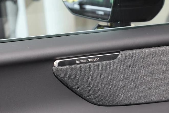 15T插混3电机4驱53秒破百纯电212km公路坦克2699万起(图6)