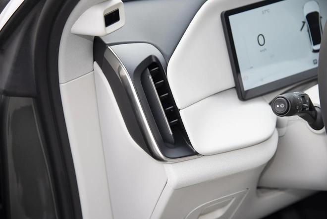 15T插混3电机4驱53秒破百纯电212km公路坦克2699万起(图5)