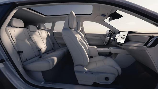 15T插混3电机4驱53秒破百纯电212km公路坦克2699万起(图9)