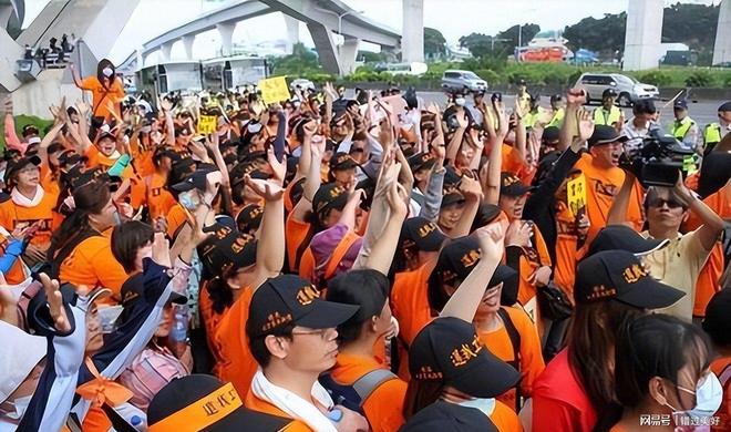 “台湾永远不可能回归中国”！她刚说完没两天就意外被吊臂砸死(图8)