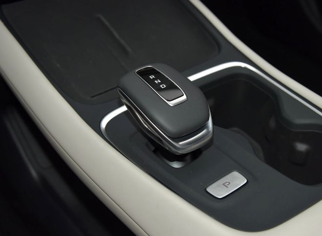 最美“国民家轿”来了超低风阻车身两种动力选择还是大品牌(图6)