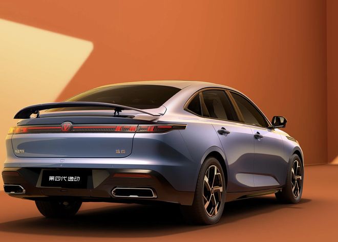 最美“国民家轿”来了超低风阻车身两种动力选择还是大品牌(图7)