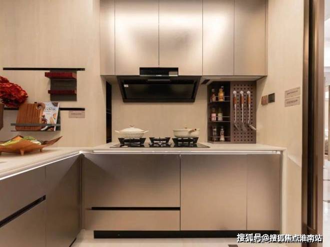 聚焦壹江臻邸售楼处发布：塔尖圈层共鸣高阶生活志趣！(图7)