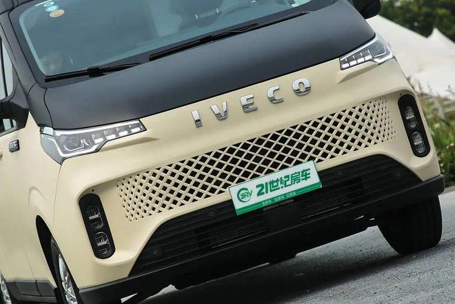 即刻启程！通勤、旅居Vanlife风！实拍亚特启程露营车(图5)