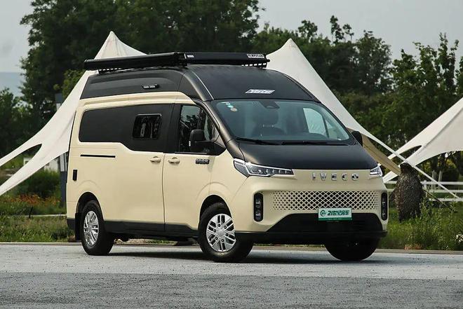 即刻启程！通勤、旅居Vanlife风！实拍亚特启程露营车(图6)