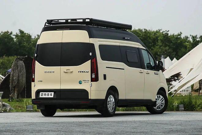 即刻启程！通勤、旅居Vanlife风！实拍亚特启程露营车(图8)