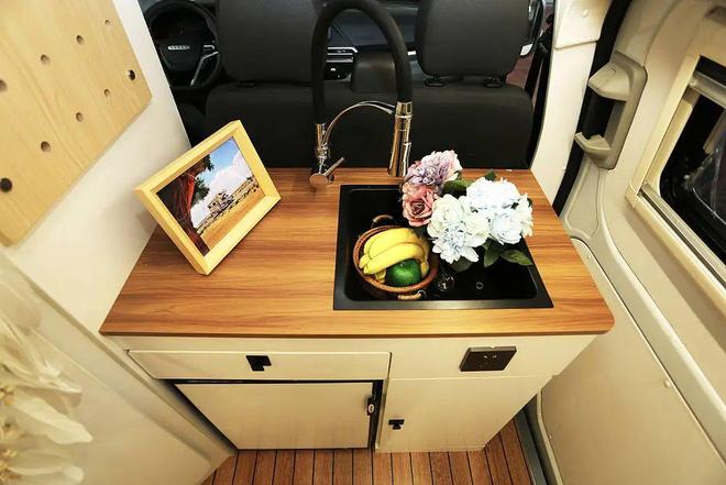 即刻启程！通勤、旅居Vanlife风！实拍亚特启程露营车(图18)